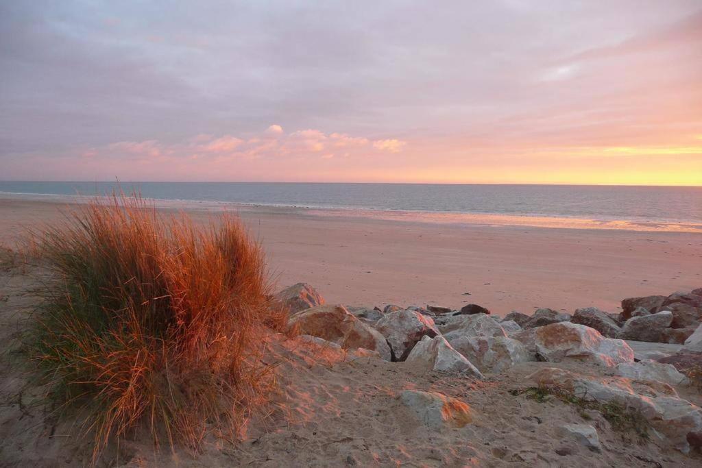 Gites Des Isles - Le Jersey Barneville-Carteret Bagian luar foto